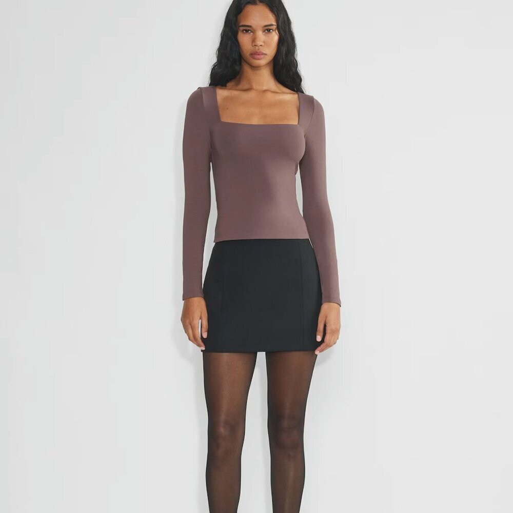 Aritzia Babaton Original Contour Squareneck Longsleeve Crop Top Women’s Size L